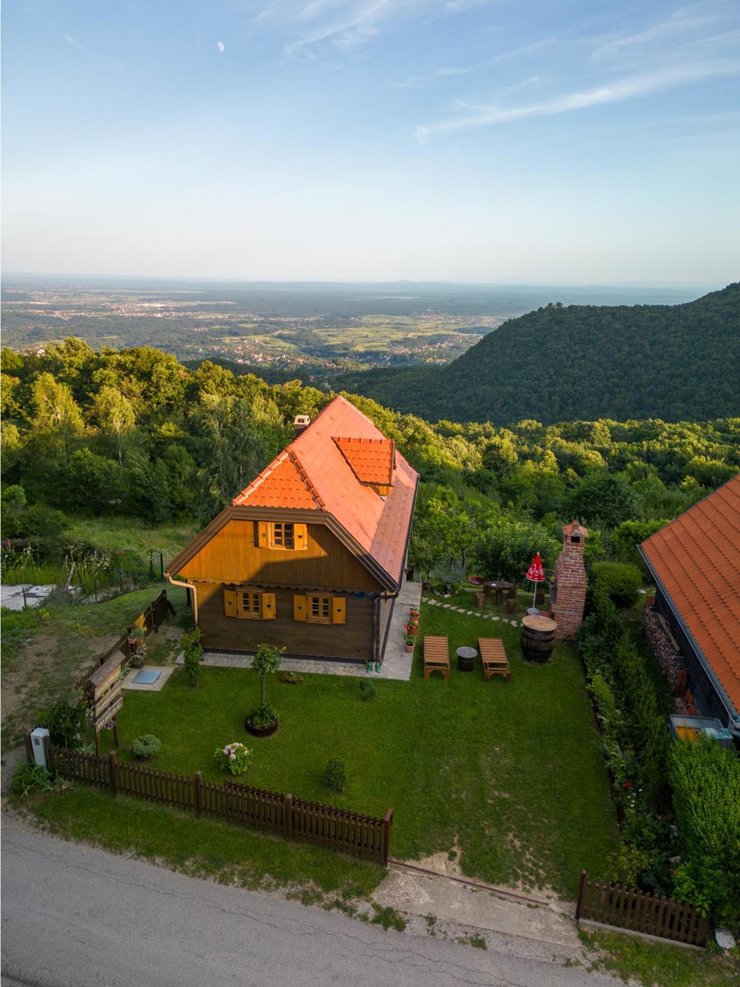Kuca Za Odmor Poljanica Okicka Villa Jastrebarsko Exterior photo